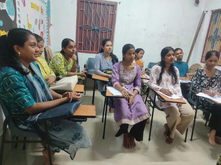 Students during a T-TET preparation class